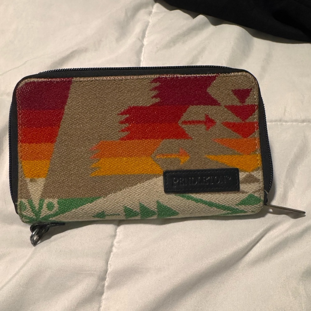 Pendleton wristlet/wallet.